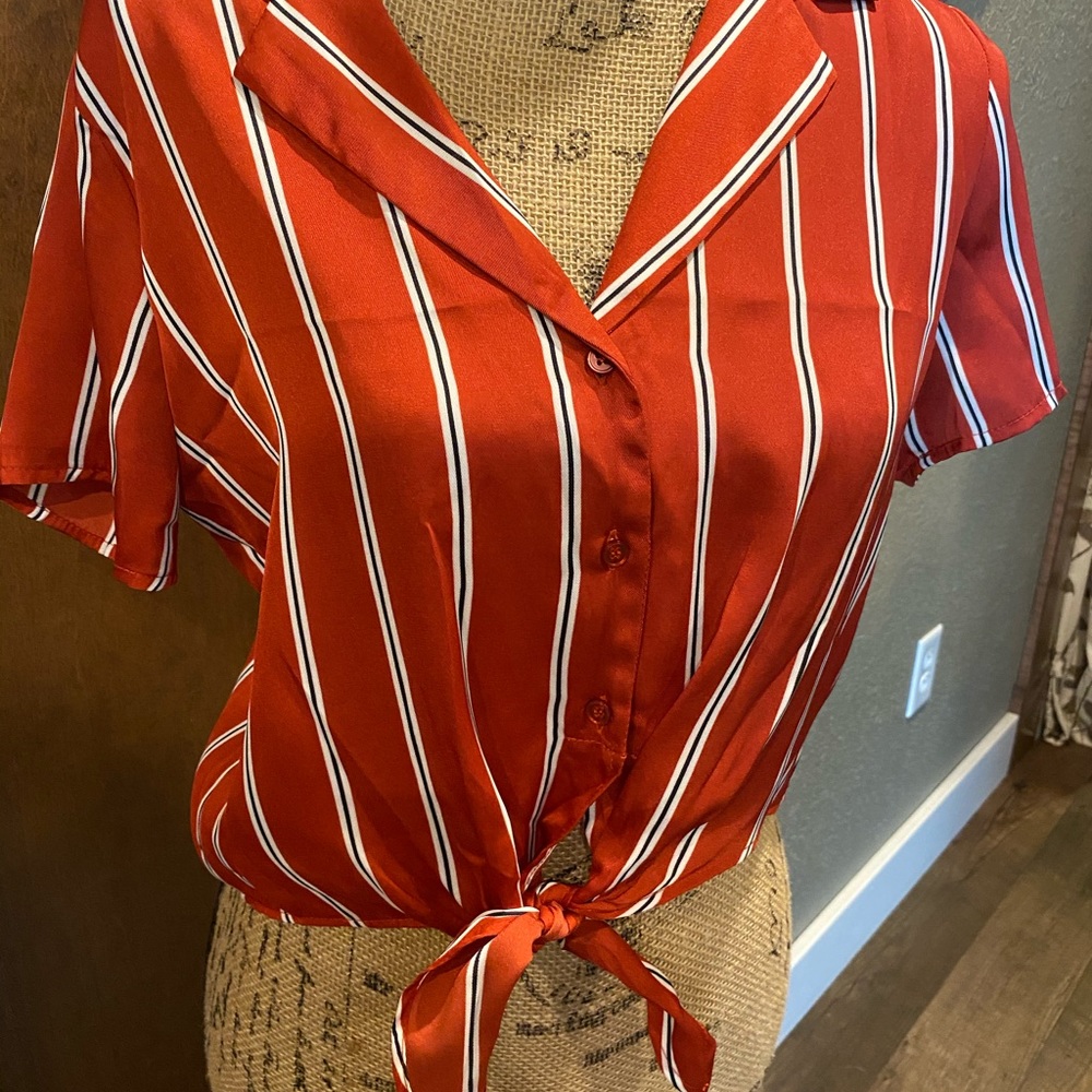Women’s cropped blouse